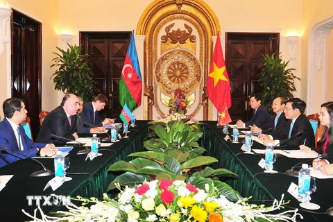 Phó Thủ tướng, Bộ trưởng Ngoại giao Phạm Bình Minh hội đàm với Bộ trưởng Ngoại giao Cộng hòa Azerbaijan Elmar Mammadyarov đang thăm chính thức Việt Nam. (Ảnh: Nguyễn Khang/TTXVN)