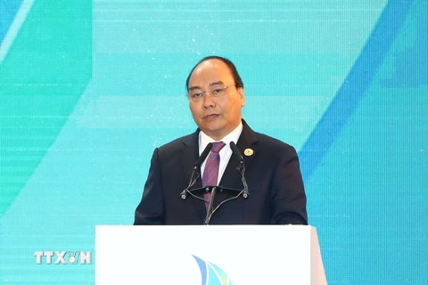 Thủ tướng Chính phủ Nguyễn Xuân Phúc đến dự và phát biểu khai mạc Hội nghị Thượng đỉnh Kinh doanh Việt Nam 2017. (Ảnh: TTXVN)