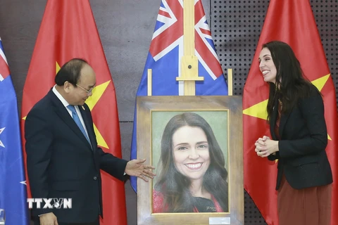 Thủ tướng Nguyễn Xuân Phúc tiếp Thủ tướng New Zealand, bà Jacinda Ardern. (Ảnh: TTXVN)