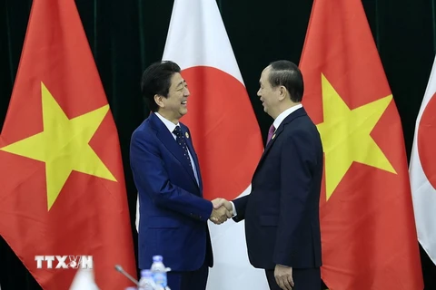Chủ tịch nước Trần Đại Quang tiếp song phương Thủ tướng Nhật Bản Shinzo Abe. (Nguồn: TTXVN)