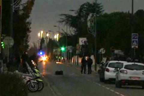 Cảnh sát tại khu vực xảy ra vụ đâm xe. (Nguồn: express.co.uk)