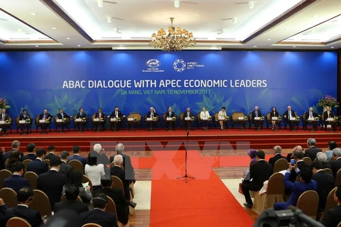 Phiên toàn thể Đối thoại giữa các Nhà lãnh đạo Kinh tế APEC với Hội đồng Tư vấn Kinh doanh APEC (ABAC), chiều 10/11. (Ảnh: TTXVN)