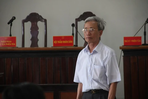 Tuyên phạt bị cáo Nguyễn Khắc Thủy 3 năm tù vì hành vi dâm ô trẻ em