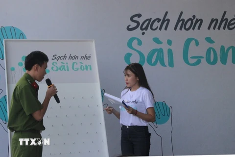 Chương trình truyền thông về vệ sinh môi trường chủ đề 'Sạch hơn nhé Sài Gòn.' (Ảnh: Xuân Dự/TTXVN)