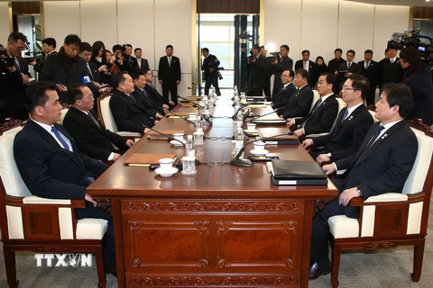Toàn cảnh cuộc đàm phán cấp cao liên Triều tại làng đình chiến Panmunjom ngày 9/1. (Nguồn: THX/TTXVN)