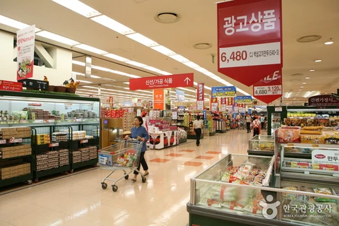 Mua sắm tại một siêu thị ở Hàn Quốc. (Nguồn: VisitKorea)