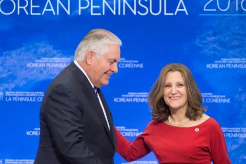 Ngoại trưởng nước chủ nhà Canada Chrystia Freeland (phải) và Ngoại trưởng Mỹ Rex Tillerson tại hội nghị. (Nguồn: CBC)
