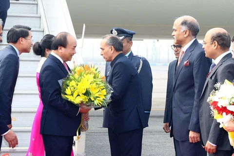 Quang cảnh Lễ đón Thủ tướng Nguyễn Xuân Phúc và Phu nhân tại sân bay quân sự Palam, New Delhi trưa 24/1. (Ảnh: Thống Nhất-TTXVN)