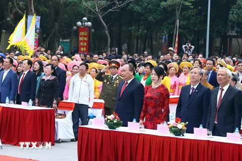 Thủ tướng Nguyễn Xuân Phúc và các đại biểu tại lễ kỷ niệm. (Ảnh: Thống Nhất/TTXVN)
