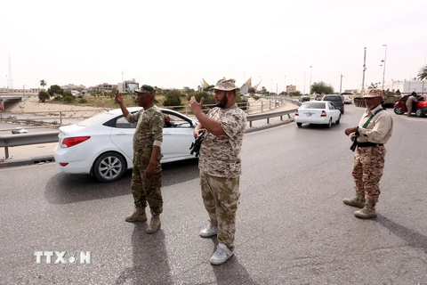 Lực lượng an ninh Libya triển khai tại Tripoli. (Nguồn: AFP/TTXVN)