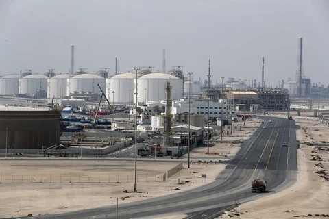 Toàn cảnh khu công nghiệp khai thác dầu và khí hóa lỏng Ras Laffan ở cách Doha (Qatar) khoảng 80km về phía Bắc. (Nguồn: AFP/TTXVN)