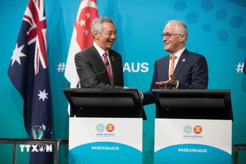 Thủ tướng Australia Malcolm Turnbull và Thủ tướng Singapore Lý Hiểu Long tại Hội nghị cấp cao đặc biệt ASEAN-Australia. (Ảnh: Nguyễn Diệu Linh/​TTXVN)