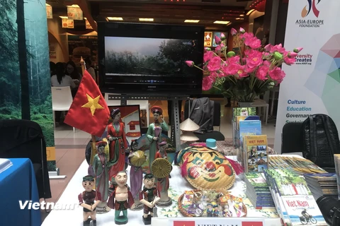Gian trưng bày của Đại sứ quán Việt Nam tại Ngày ASEM 2018. (Ảnh: Đỗ Quyên/Vietnam+)