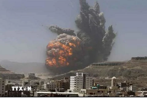 Một vụ phóng tên lửa đạn đạo tầm xa do phiến quân Houthi tại Yemen thực hiện nhằm vào sân bay quốc tế ở Riyadh, Saudi Arabia. (Nguồn: Vanguard/TTXVN)