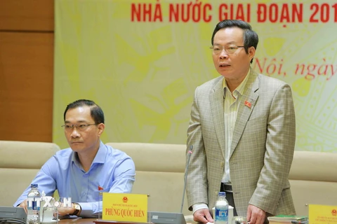 Phó Chủ tịch Quốc hội Phùng Quốc Hiển phát biểu tại cuộc họp. (Ảnh: Dương Giang/TTXVN)