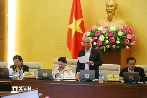 Phó Chủ tịch Quốc hội Uông Chu Lưu phát biểu ý kiến. (Ảnh: Dương Giang/TTXVN)