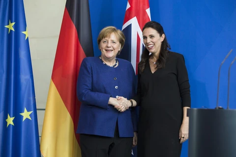 Thủ tướng Đức Angela Merkel và Thủ tướng New Zealand Jacinda Ardern. (Nguồn: radionz.co.nz)