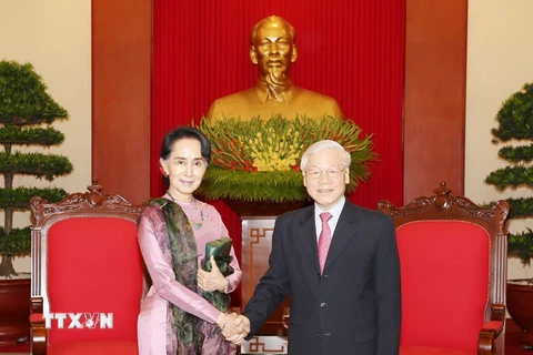 Tổng Bí thư Nguyễn Phú Trọng tiếp Cố vấn Nhà nước, Bộ trưởng Ngoại giao và Bộ trưởng Văn phòng Tổng thống nước Cộng hòa Liên bang Myanmar Aung San Suu Kyi thăm chính thức Việt Nam. (Ảnh: Trí Dũng/TTXVN)