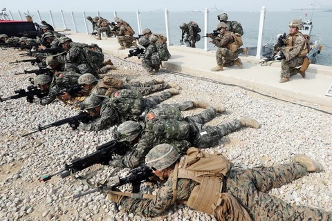 Quân đội Hàn Quốc và Mỹ tham gia cuộc tập trận chung ở Incheon, phía tây thủ đô Seoul. (Nguồn: Yonhap/TTXVN)