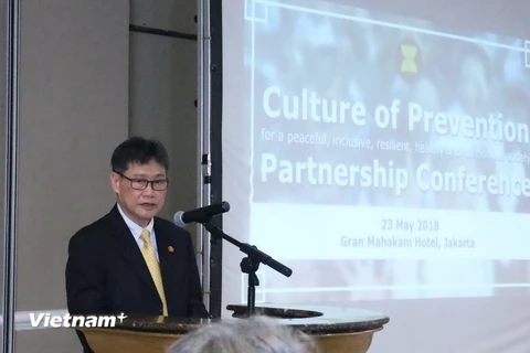 Tổng Thư ký ASEAN Lim Jock Hoi phát biểu khai mạc hội nghị. (Ảnh: Đỗ Quyên/Vietnam+)
