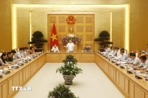 Phó Thủ tướng Vương Đình Huệ chủ trì cuộc họp Ban chỉ đạo phòng, chống rửa tiền. (Ảnh: Lâm Khánh/TTXVN)