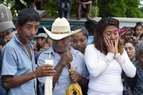 Ông Lopez Avendano (giữa) là một thành viên của cộng đồng Piedra Ceniza. (Nguồn: AFP)