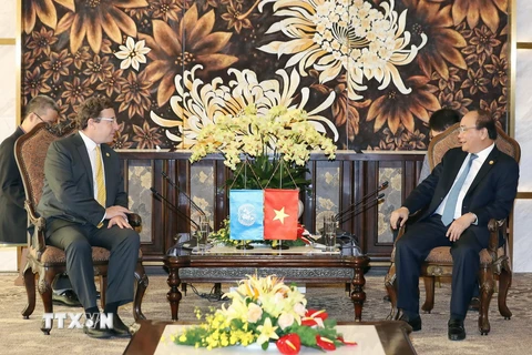 Thủ tướng Nguyễn Xuân Phúc tiếp Giám đốc điều hành Chương trình Phát triển của Liên hợp quốc (UNDP) Achim Steiner. (Ảnh: Thống Nhất/TTXVN)