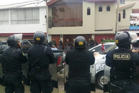 Cảnh sát phong tỏa tại nhà thẩm phán Walter Rios. (Nguồn: elcomercio)
