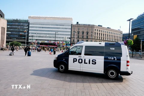 Cảnh sát tuần tra tại Helsinki, Phần Lan ngày 14/7, trước thềm cuộc gặp thượng đỉnh Nga-Mỹ. (Ảnh: AFP/TTXVN)