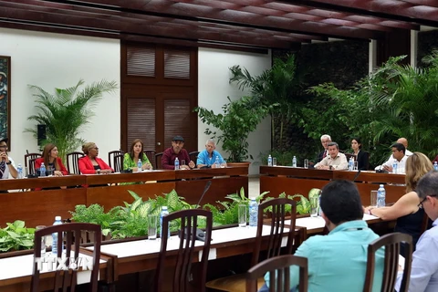 Toàn cảnh một vòng đàm phán giữa Chính phủ Colombia và ELN tại La Habana, Cuba. (Ảnh: EPA/TTXVN)