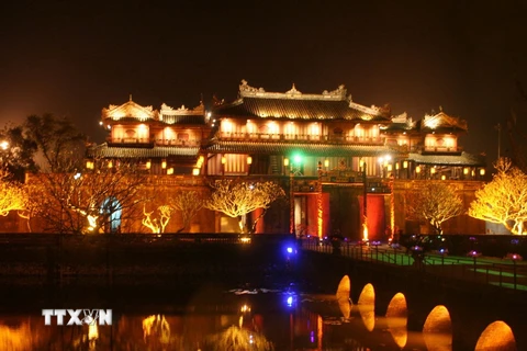 Kỳ đài Huế lung linh về đêm với ánh sáng của 1.000 chiếc đèn Led