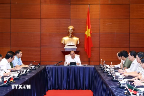 Thủ tướng Nguyễn Xuân Phúc phát biểu ý kiến về công tác chuẩn bị cho hội nghị WEF ASEAN 2018 sau khi dự Tổng duyệt. (Ảnh: Thống Nhất/TTXVN)