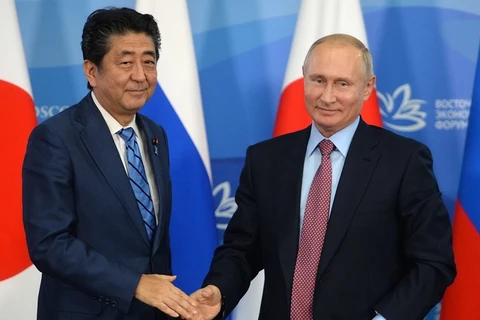 Tổng thống Nga Vladimir Putin và Thủ tướng Nhật Bản Shinzo Abe. (Nguồn:Sputnik)