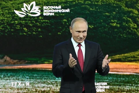 Tổng thống Nga Vladimir Putin phát biểu tại phiên họp toàn thể Diễn đàn Kinh tế phương Đông ở Vladivostok, Nga ngày 12/9. (Ảnh: AFP/TTXVN)