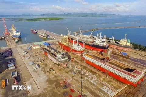 Nhà máy sửa chữa tàu biển Nosco Vinalines, nơi xảy ra vụ tai nạn lao động làm chết 2 công nhân. (Ảnh: TTXVN)