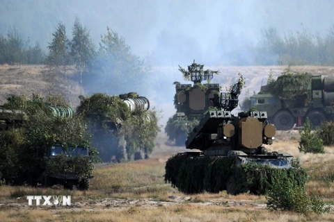 Hệ thống phòng thủ tên lửa S-300 tham gia cuộc tập trận chung Nga- Belarus mang tên Zapad-2017 ở Volka, cách Minsk (Belarus) khoảng 200km về phía tây nam tháng 9/2017. (Ảnh: AFP/TTXVN)