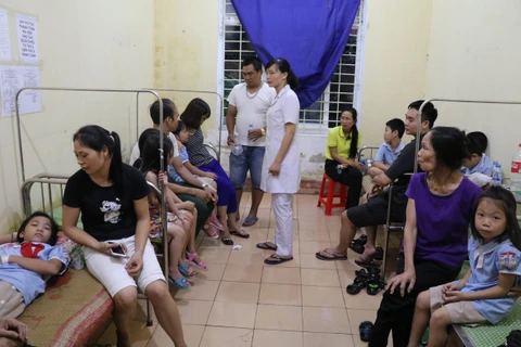 Đến chiều muộn ngày 5/10, các học sinh Trường tiểu học Đinh Tiên Hoàng, thành phố Ninh Bình phải nhập viện do nghi ngộ độc thực phẩm đã ổn định sức khỏe (Ảnh: Ninh Đức Phương/TTXVN)