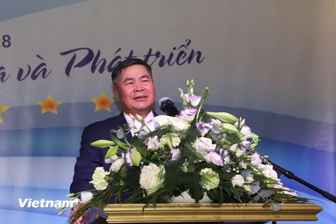 Đại sứ Việt Nam tại Đức Đoàn Xuân Hưng đánh giá cao đóng góp của những người Hà Nội tại Đức. (Ảnh: Phạm Thắng/Vietnam+)
