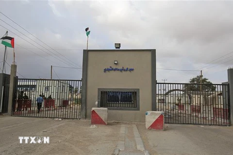 Cửa khẩu Kerem Shalom tại thị trấn Rafah, Dải Gaza. (Ảnh: AFP/TTXVN)