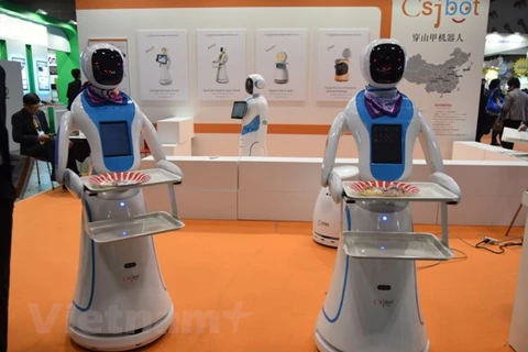 Robot phục vụ nhà hàng khách sạn của công ty Pangolin Trung Quốc. (Ảnh minh họa. Nguồn: Vietnam+)