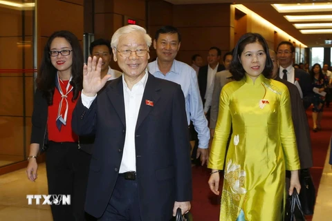 Tổng Bí thư Nguyễn Phú Trọng và các đại biểu đến dự phiên họp. (Ảnh: TTXVN)