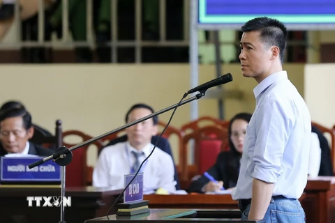 Bị cáo Phan Sào Nam trả lời trước tòa. (Ảnh: Trung Kiên/TTXVN)
