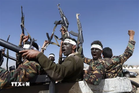Các tay súng Houthi tại Sanaa, Yemen ngày 3/1/2017. (Ảnh: AFP/TTXVN)