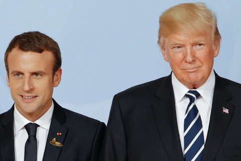 Tổng thống Mỹ Donald Trump (phải) và Tổng thống Pháp Emmanuel Macron. (Nguồn: Politico)