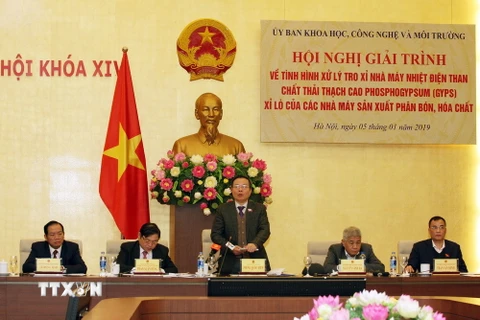 Phó Chủ tịch Quốc hội Phùng Quốc Hiển phát biểu chỉ đạo kết luận hội nghị. (Ảnh: Nguyễn Dân/TTXVN)