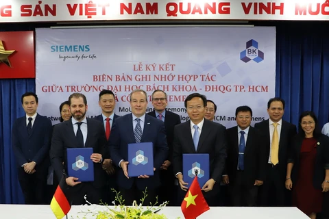 Lễ ký kết bản ghi nhớ giữa Siemens và Đại học Bách khoa Thành phố Hồ Chí Minh. (Nguồn: Siemens)