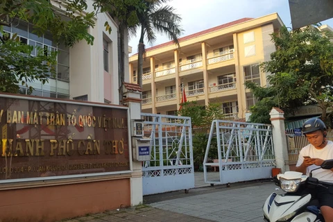 Kỷ luật cảnh cáo Chủ tịch Ủy ban MTTQ Việt Nam thành phố Cần Thơ