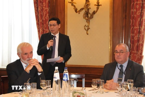Đại sứ Việt Nam tại Vương quốc Bỉ, Đại công quốc Luxembourg và Trưởng Phái đoàn Việt Nam tại EU Vũ Anh Quang phát biểu. (Ảnh: Kim Chung/TTXVN)