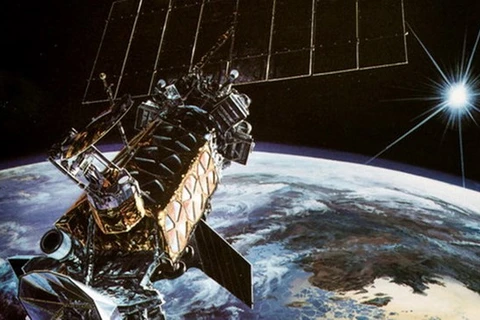 Phác họa một vệ tinh quân sự của Mỹ trên không gian. (Nguồn: U.S. Air Force)