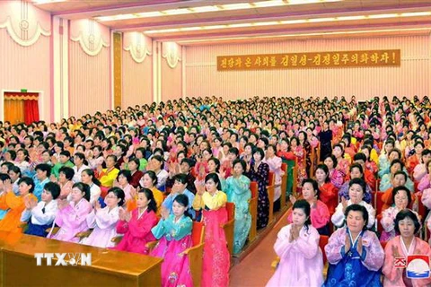 Múa hát tập thể kỷ niệm ngày sinh cố lãnh tụ Triều Tiên Kim Jong-il